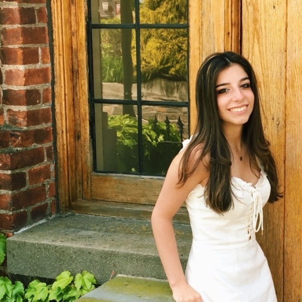 Meet your Posher, Alexis